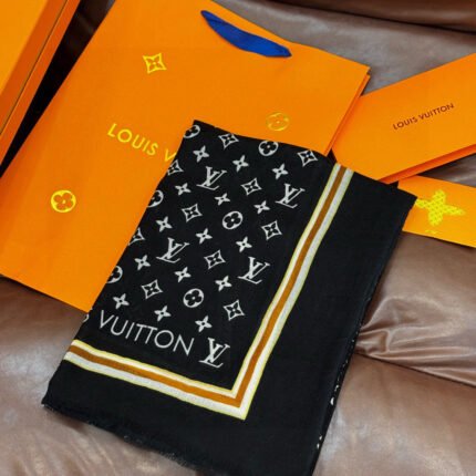 LV scarf