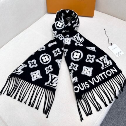 LV scarf