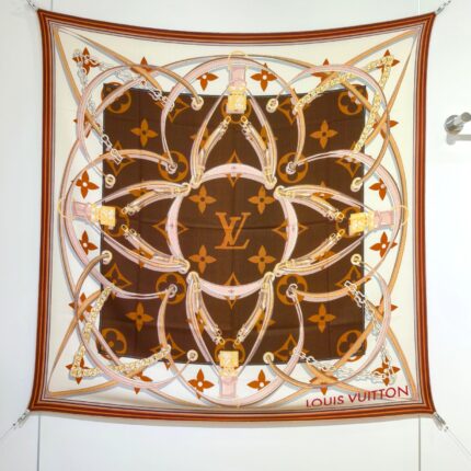 LV scarf